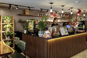 Flower Beachstay & Coffee