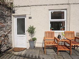 12 Brynffynnon