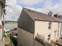 12 Brynffynnon