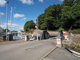 12 Brynffynnon