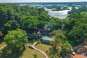 Adrift River Club