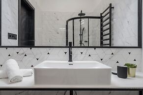 Astoria Boutique Suites - by BQA