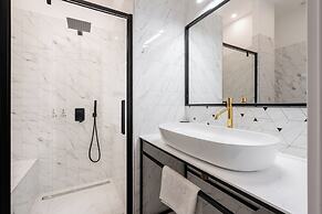 Astoria Boutique Suites - by BQA