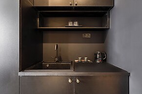 Astoria Boutique Suites - by BQA