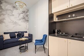 Astoria Boutique Suites - by BQA