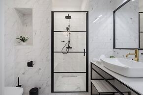 Astoria Boutique Suites - by BQA