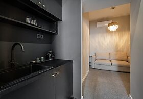 Astoria Boutique Suites - by BQA