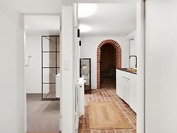 Charm 3 - Cozy 1-bdr Apt With Shared Garden