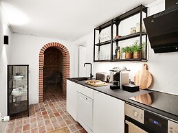 Charm 3 - Cozy 1-bdr Apt With Shared Garden