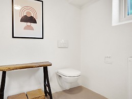 Charm 3 - Cozy 1-bdr Apt With Shared Garden