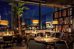 Radisson Blu Hotel At Porsche Design Tower Stuttgart