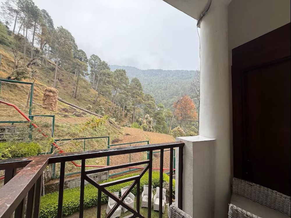 Himalayan Splendour Resort