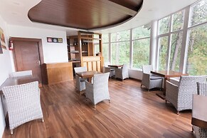 Himalayan Splendour Resort