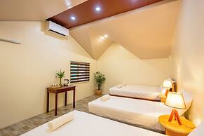ALONA BEACH SIDE INN