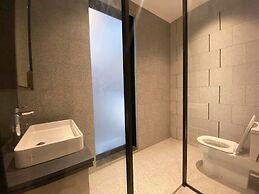 High Floor KL View Scarletz Suite