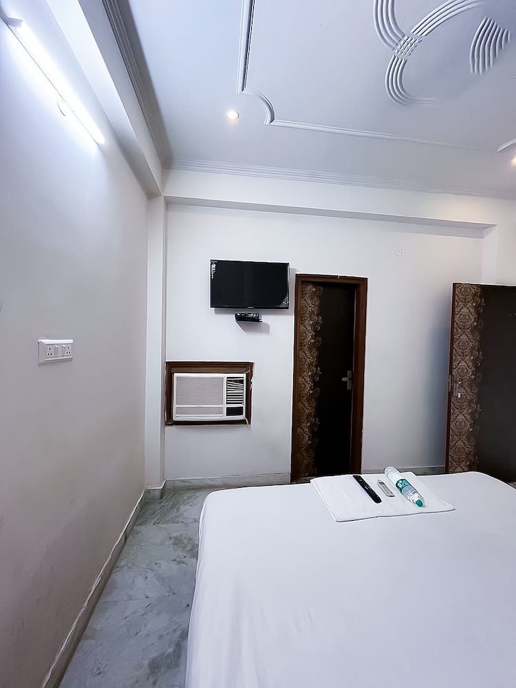 Roomshala 117 Shubham residency