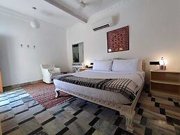 THE STEPWELL HOTEL