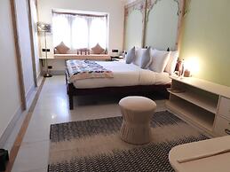 THE STEPWELL HOTEL