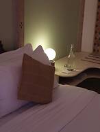 THE STEPWELL HOTEL