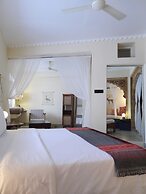 THE STEPWELL HOTEL