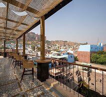 THE STEPWELL HOTEL