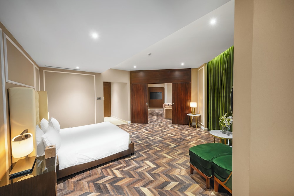 Suknai Royal Hotel