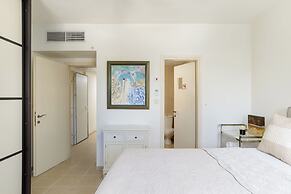 Comfy & Terrace neear Beach by FeelHome