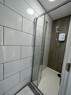 Modern 1 bed Studios for Comfy Stay in Preston