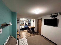 CoLink House Hotel