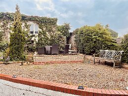 Immaculate 2-bed House in Potters Bar