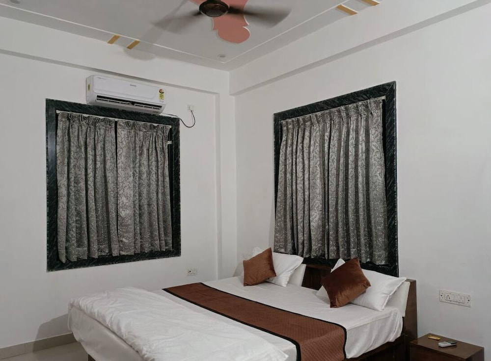 BRAJDHAM HOTEL BARSANA