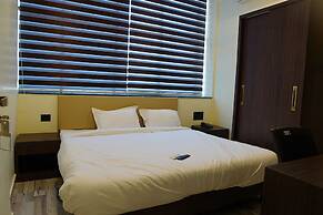 Hotel Radhe Inn