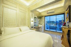Ritz Residence @ Imago Mall Loft B