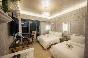 Ritz Residence @ Imago Mall Loft B