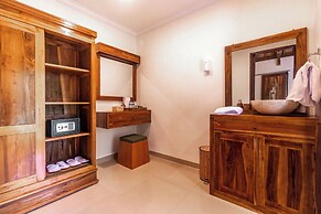 Green Coco Suite