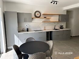 Aparthotel - VILLA JOVICIC