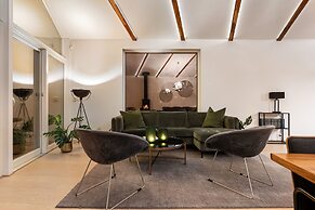 Enter Tromsø Luxury Villa