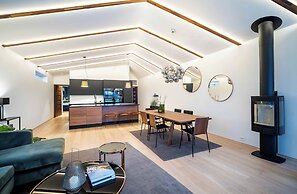 Enter Tromsø Luxury Villa