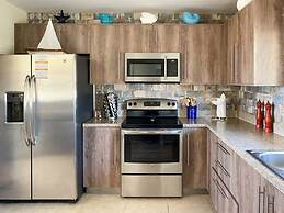 Glamorous Fully Equipped Condo With Amazing Sunset