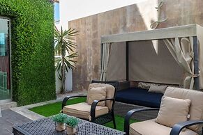 Hidden Gem Villa With Serene Beach Pool Access