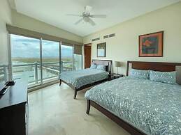 Quiet Beachfront Condo With Pools Private Beach