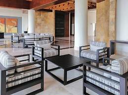 Quiet Beachfront Condo With Pools Private Beach