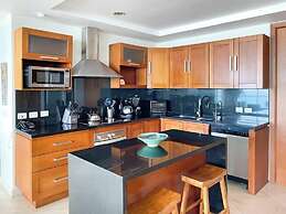 Quiet Beachfront Condo With Pools Private Beach