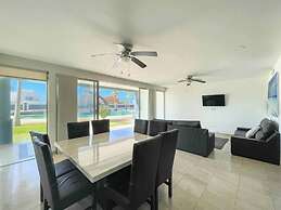 Find Peace at a Modern Ground Floor Condo