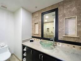 Find Peace at a Modern Ground Floor Condo