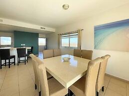 Cozy Condo With Beach Pool Access