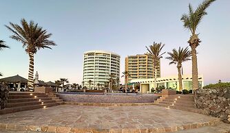 Renovated Beachfront Condo With Private Beach