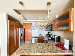 Renovated Beachfront Condo With Private Beach