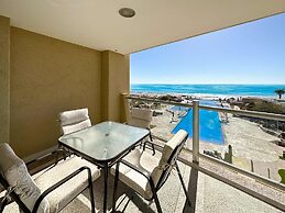 Renovated Beachfront Condo With Private Beach