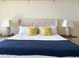 Renovated Beachfront Condo With Private Beach